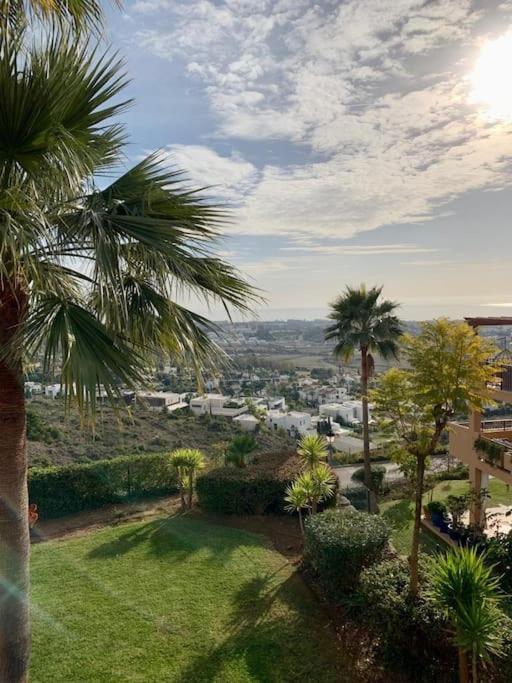 Apartamento Elegant Apartment, Stunning Views, Fully Renovated In La Hacienda Del Senorio De Cifuentes Estepona