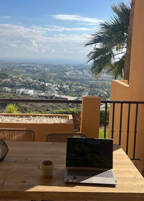 Elegant Apartment, Stunning Views, Fully Renovated In La Hacienda Del Senorio De Cifuentes Apartamento Estepona